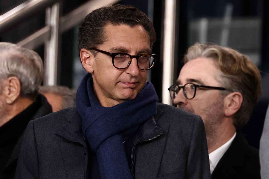 Maxime Saada dans les tribunes du Parc des Princes mardi soir.