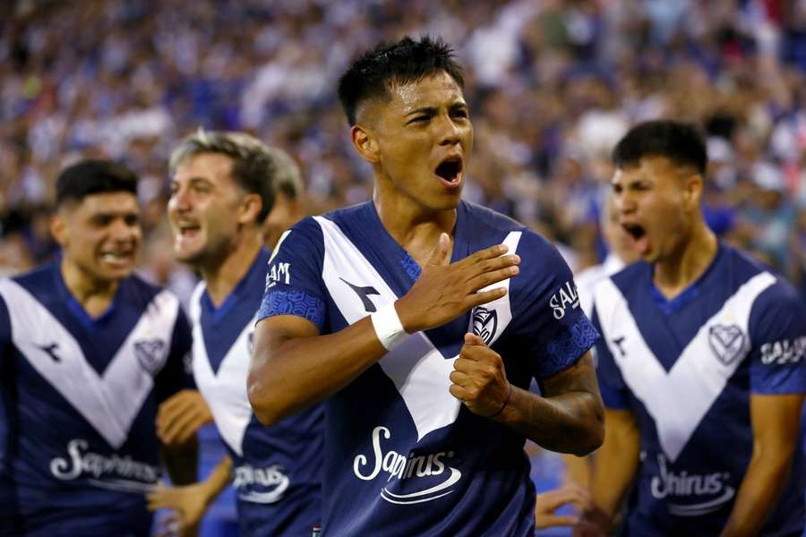 Damián Fernández fez um dos golos do Vélez sobre o Huracán