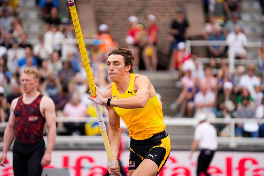 Duplantis sailed over 6.28m at his first attempt