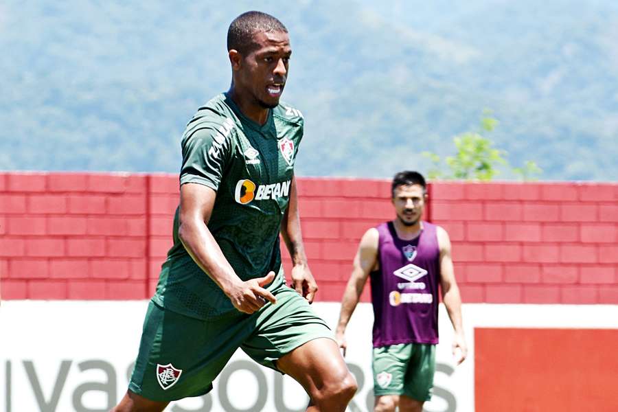 Keno deve ser titular pela primeira vez com a camisa do Flu