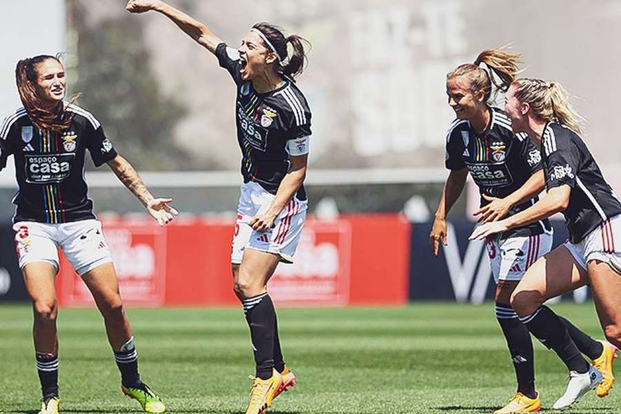 Benfica venceu o Racing Power por 2-1 e sagrou-se tetracampeão no feminino