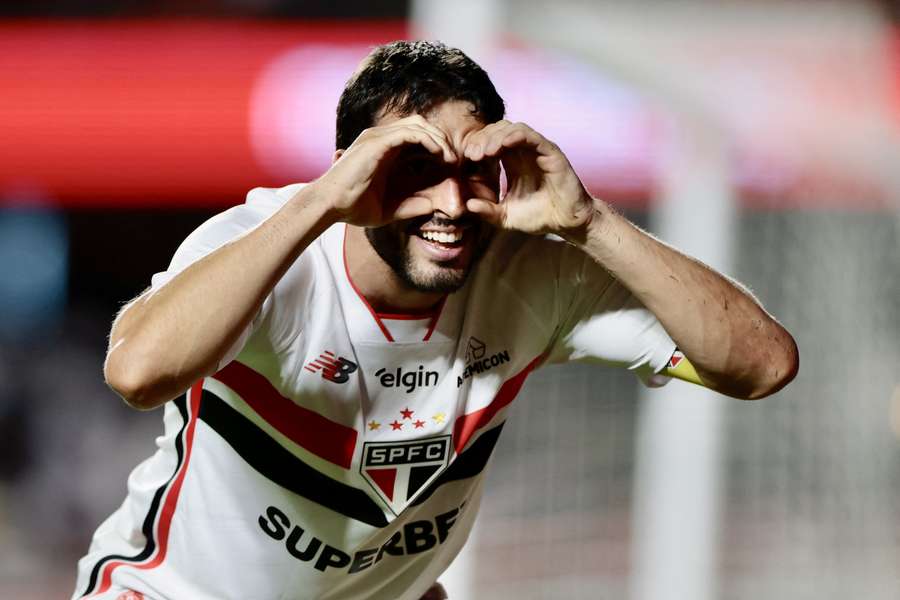 Calleri celebra un gol