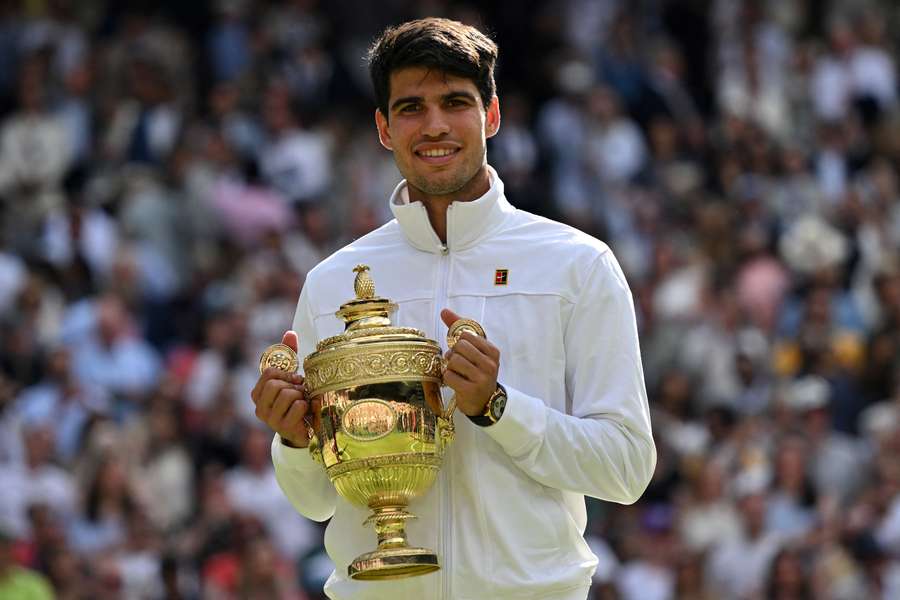 Alcaraz se proclama campeón de Wimbledon por segundo año consecutivo.