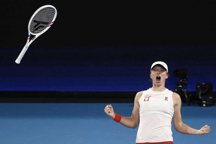 Iga Swiatek, a assuré jeudi à Sydney la qualification de la Pologne pour les demi-finales de cette compétition par équipes mixtes. 