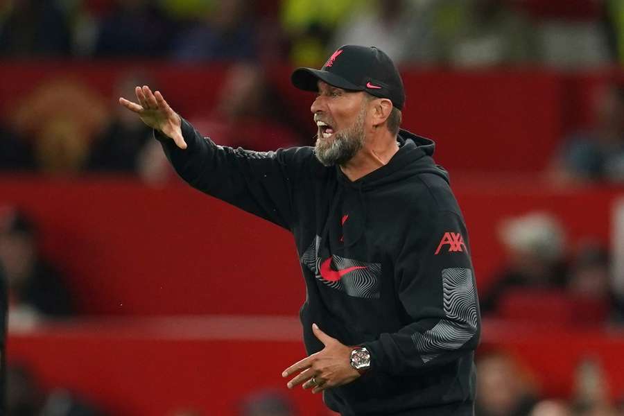 Jürgen Klopp si myslí, že měl Liverpool na Old Trafford zvítězit.