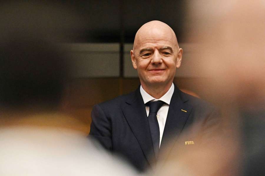 Infantino zažíva ťažké obdobie v práci. Infantino zažíva ťažké obdobie v práci.