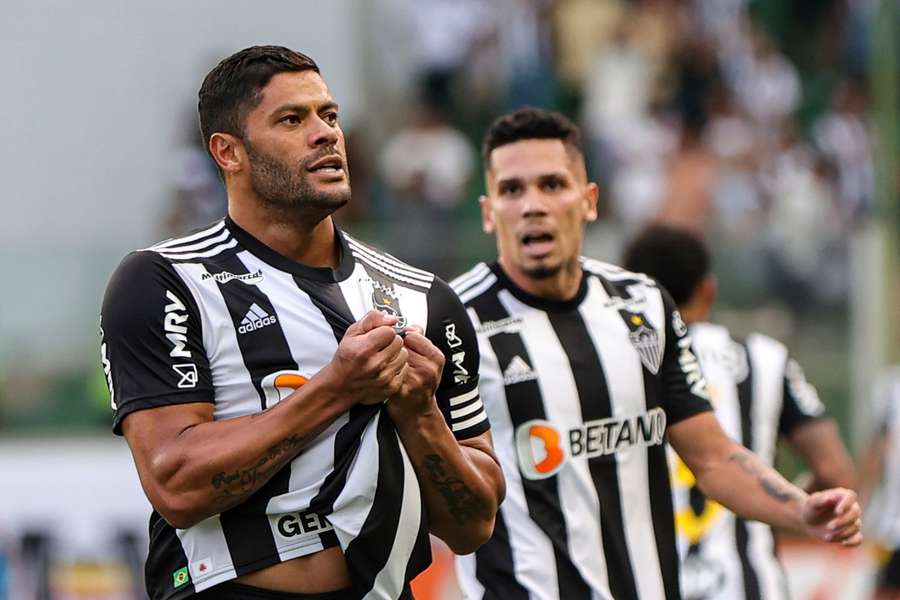 Hulk marcou o gol decisivo com assistência de Paulinho