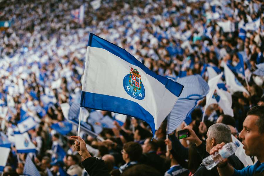 Adeptos do FC Porto no apoio à equipa Adeptos do FC Porto no apoio à equipa
