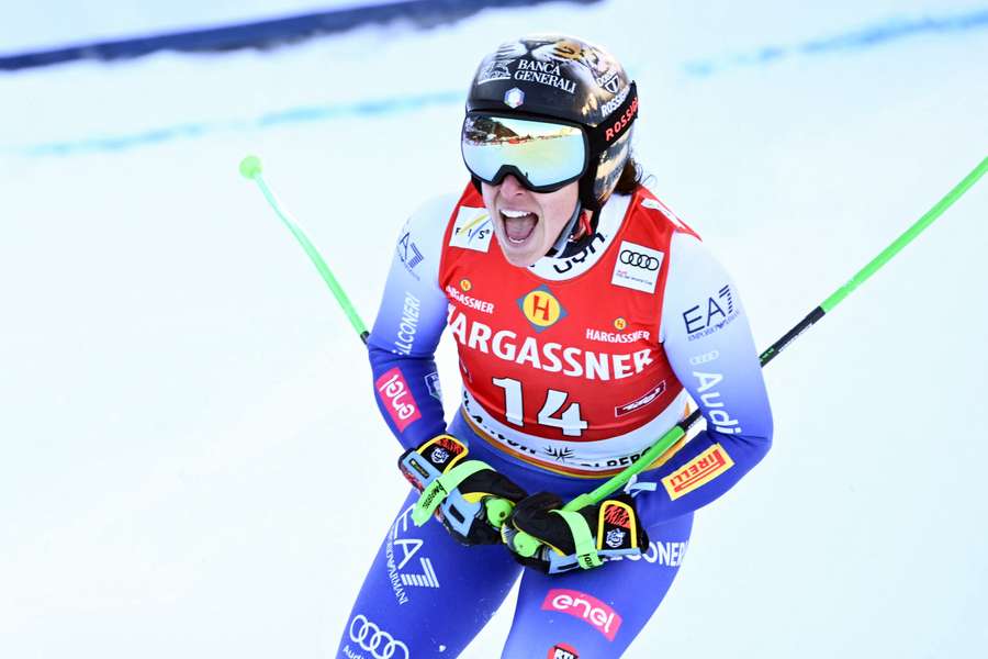 Federica Brignone esulta per la vittoria a St. Anton