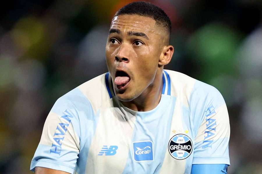 O gremista teve noite de Palermo no Chile