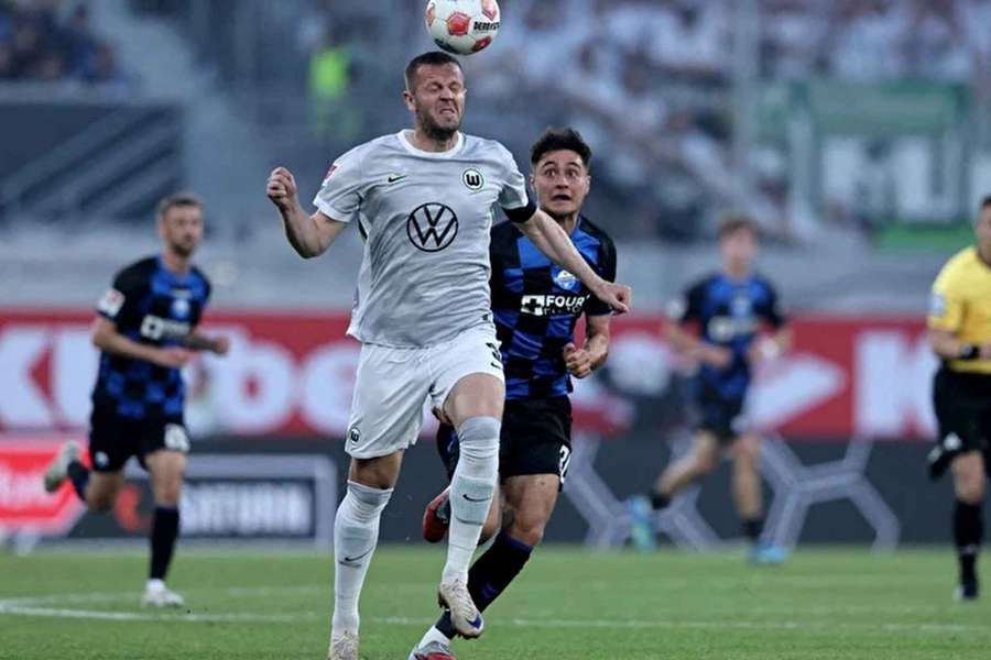 Denis Vavro v odvetném utkání proti Paderbornu.