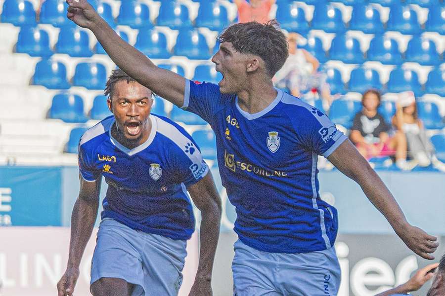 Gabriel Costa festeja pelo Feirense