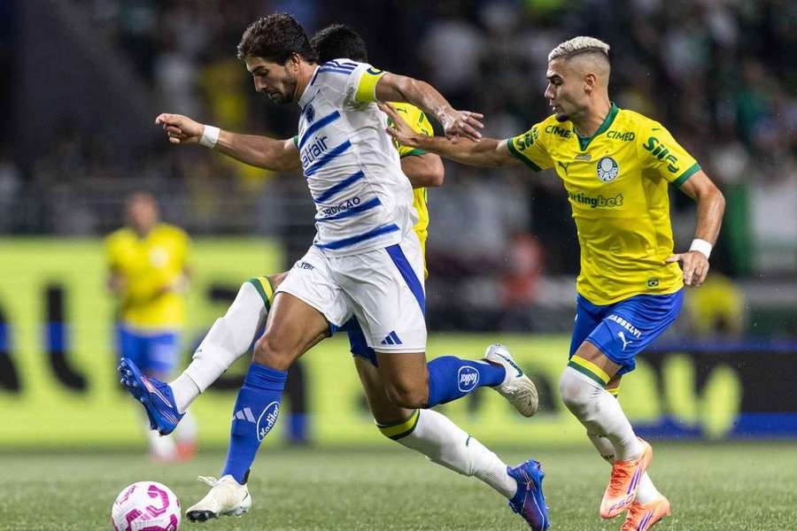 Palmeiras e Cruzeiro fizeram um jogo decepcionante Palmeiras e Cruzeiro fizeram um jogo decepcionante