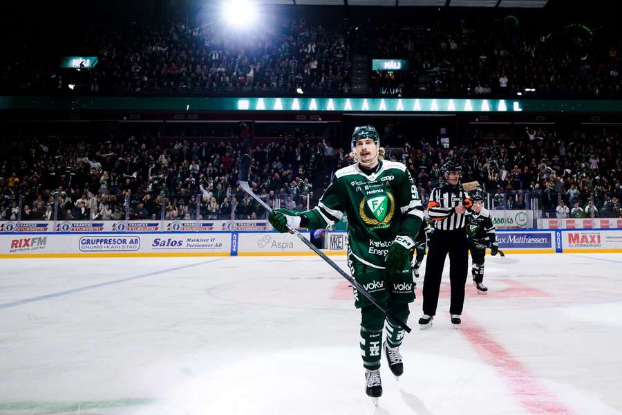 Tomášek zůstává nejlepším střelcem SHL.