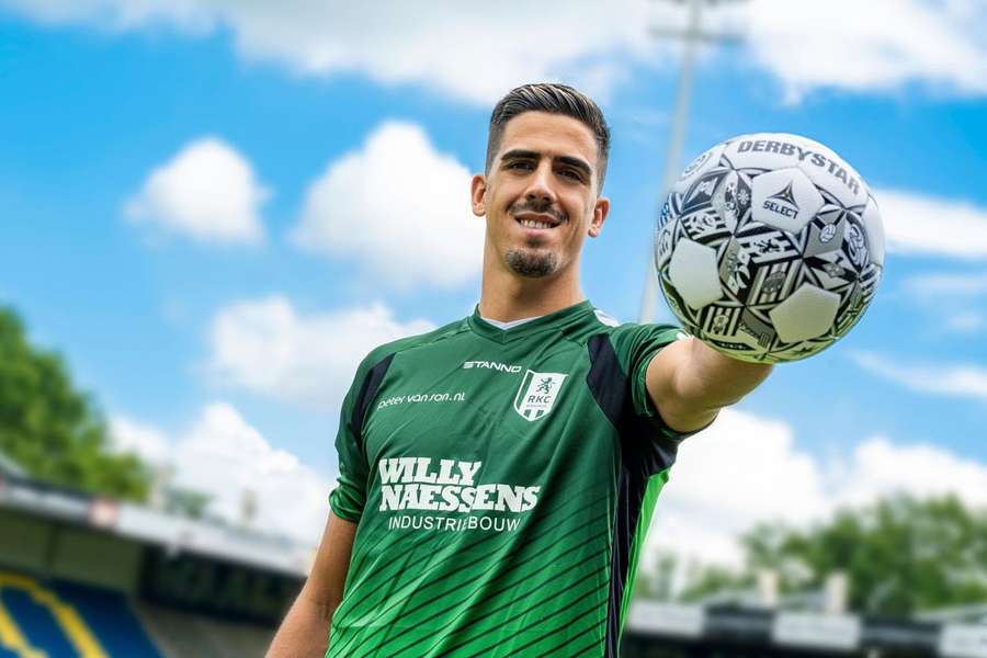 Joel Pereira vai somar o primeiro jogo nesta edição da Eredivisie