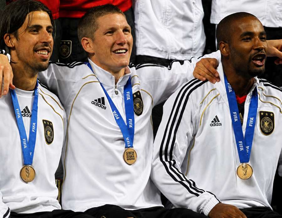 Cacau (right) with Schweinsteiger and Khedira (left): 2010 World Cup silver medallist