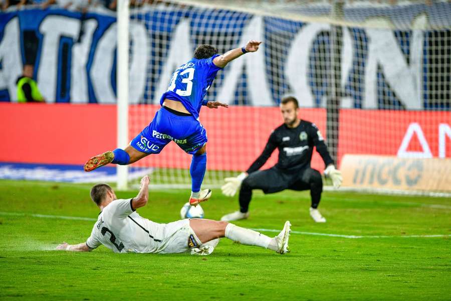 Sepahan de José Morais vence (3-1) Foolad FC