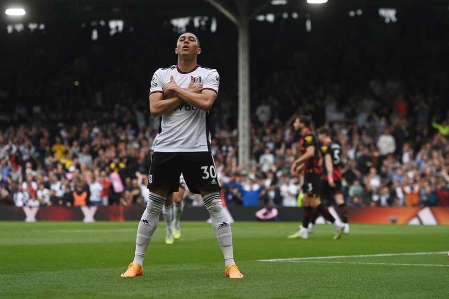 Carlos Vinícius tem contrato com o Fulham até 2025