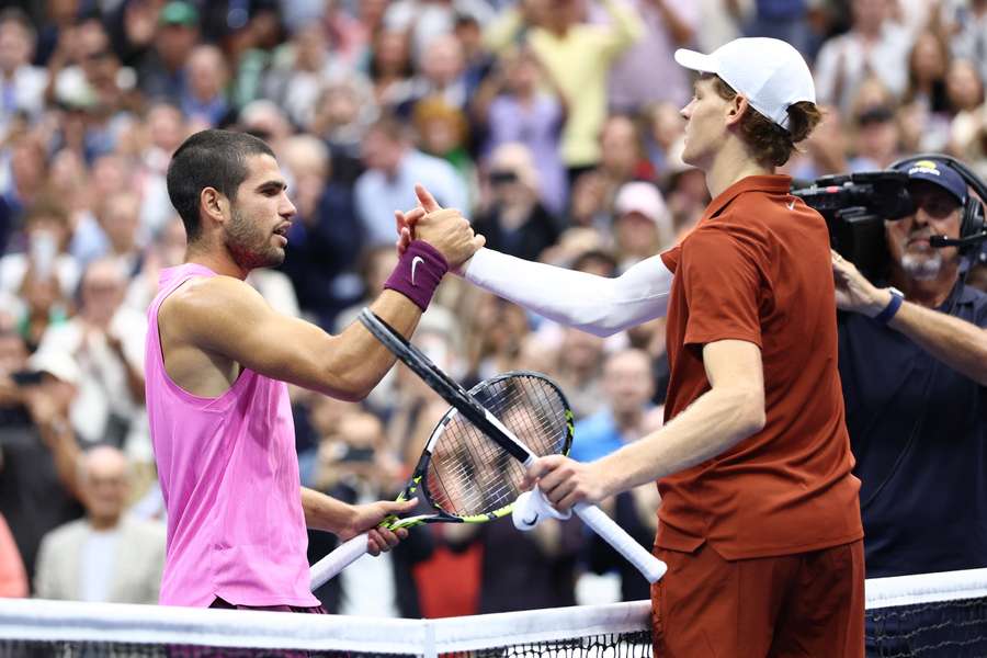 Alcaraz po triumfe na US Open zosadil z trónu Sinnera.