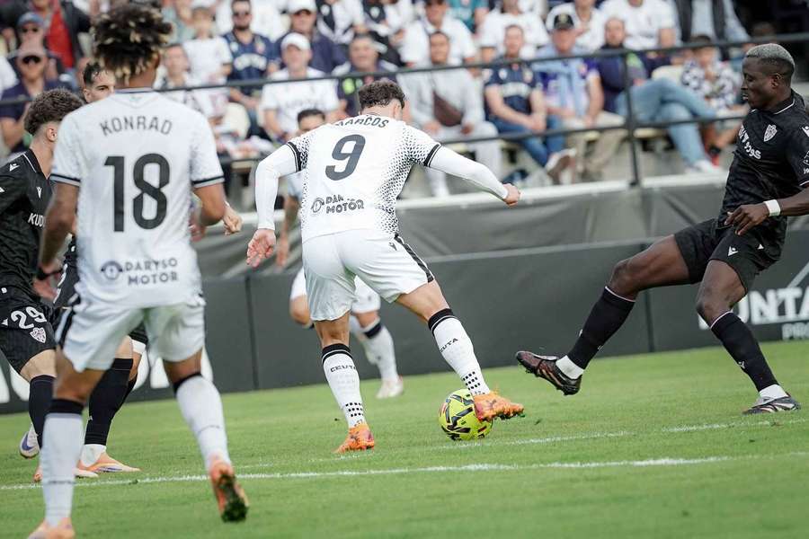 Ceuta-Almería foi suspenso ao intervalo Ceuta-Almería foi suspenso ao intervalo