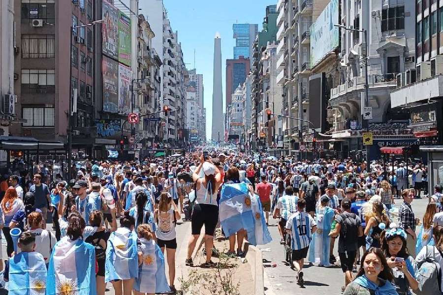 Exclusiv VIDEO & FOTO | Argentina petrece! Imagini de ultimă oră din Buenos Aires