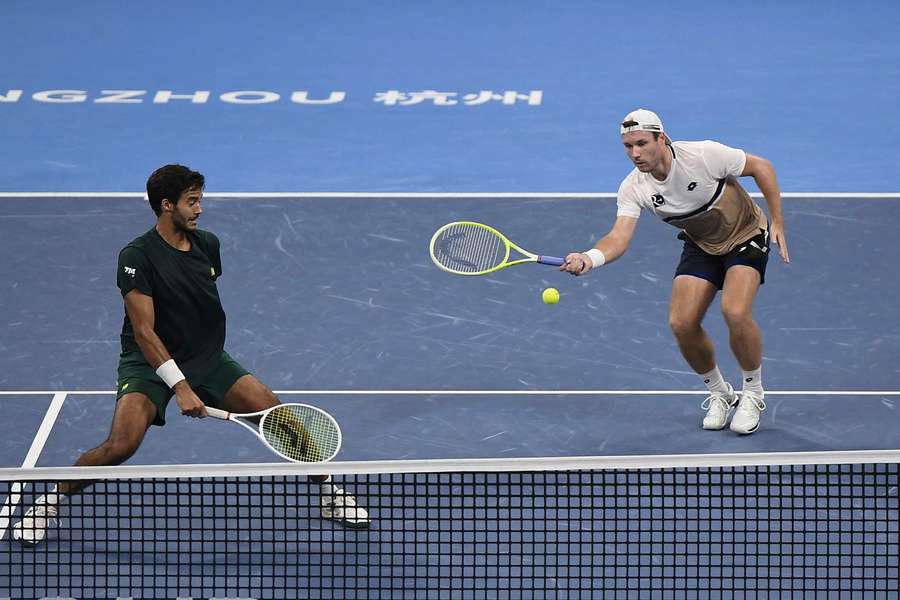 Francisco Cabral e Lucas Miedler eliminados