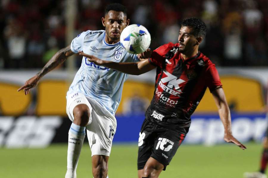 Vitória e Universidad Católica ficaram no 1 a 1 no Barradão