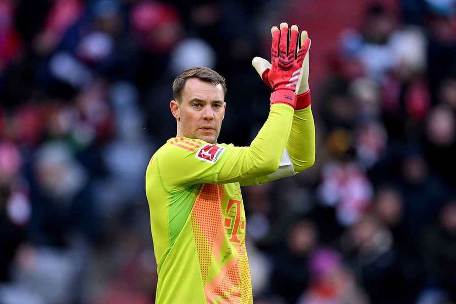 Neuer ostáva hráčom Bayernu.