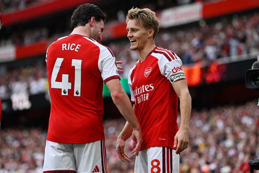 Arsenal sa tešil z víťazstva v šlágri kola. Arsenal sa tešil z víťazstva v šlágri kola.