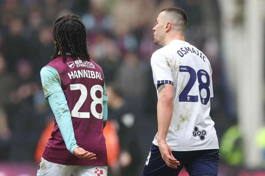 Hannibal Mejbri, do Burnley, e Milutin Osmajic, do Preston Hannibal Mejbri, do Burnley, e Milutin Osmajic, do Preston