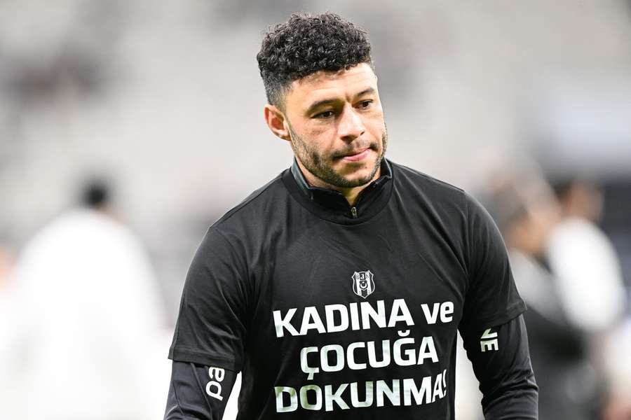 Alex Oxlade-Chamberlain spotted in Arsenal training as he works with the academy side Alex Oxlade-Chamberlain spotted in Arsenal training as he works with the academy side