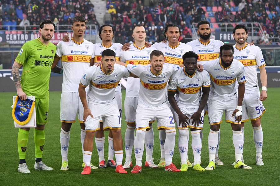 La formazione del Lecce a Bologna