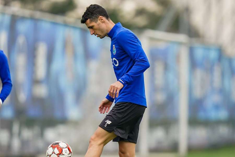 Marcano integrado no treino do FC Porto