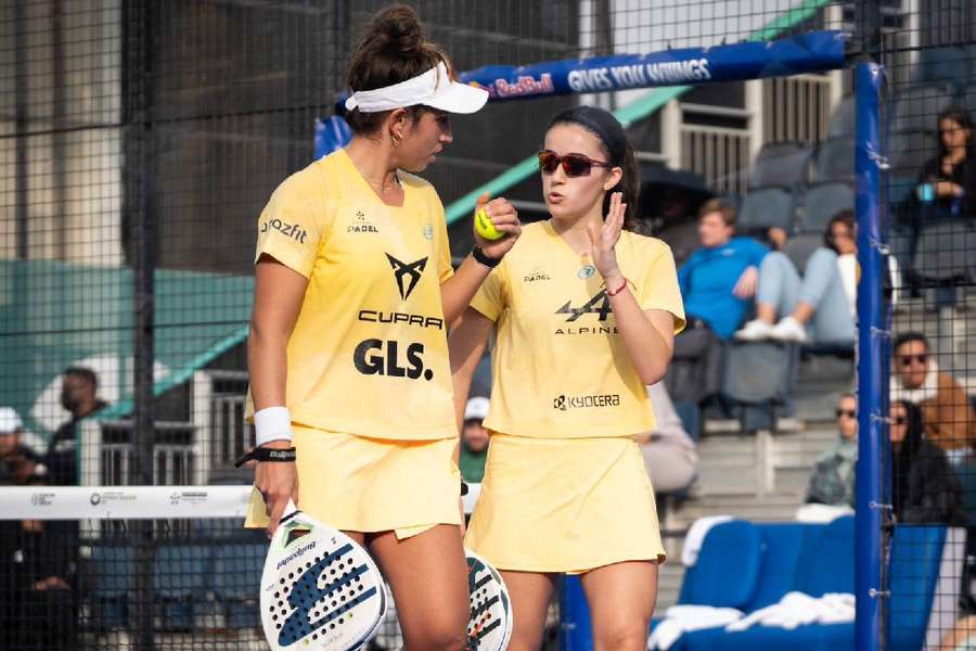 Bea y Claudia se retiran antes de la final.