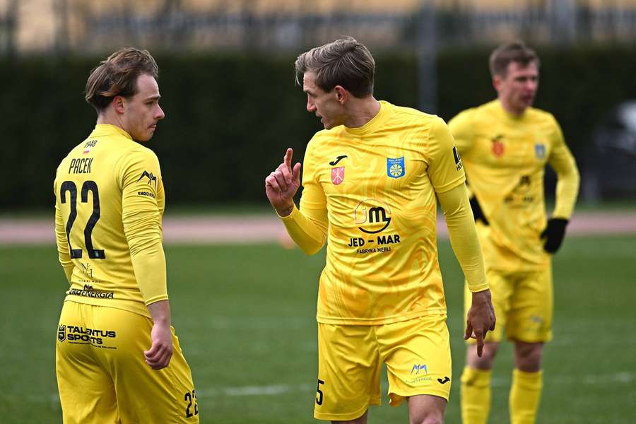W Stali Kraśnik jeszcze w sezonie 2024/25 występował Jakub Rzeźniczak.