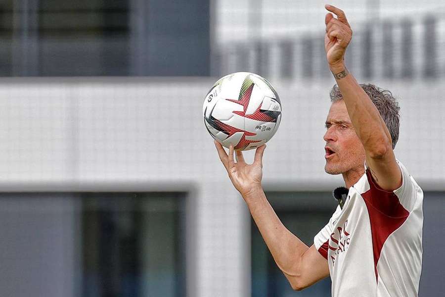 Luis Enrique guidant le PSG.