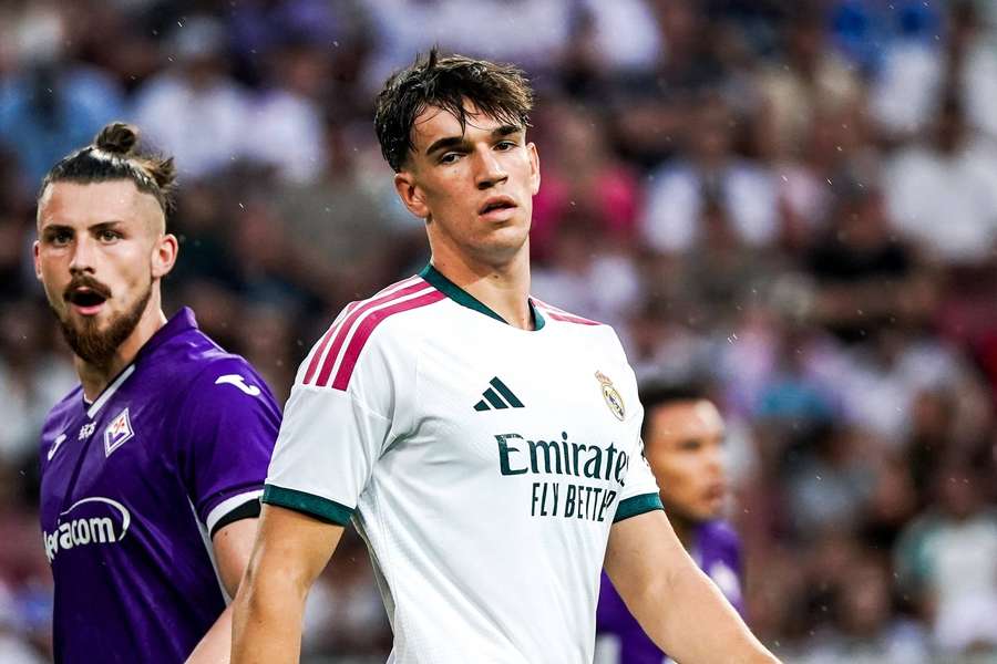 Carlos Espi estreou-se pelo Real Madrid de José Mourinho Carlos Espi estreou-se pelo Real Madrid de José Mourinho