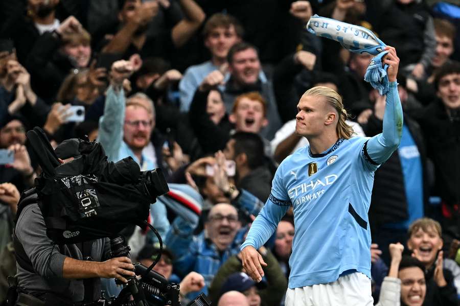 Erling Haaland, atacante do Manchester City, chega ao centésimo golo pelo clube