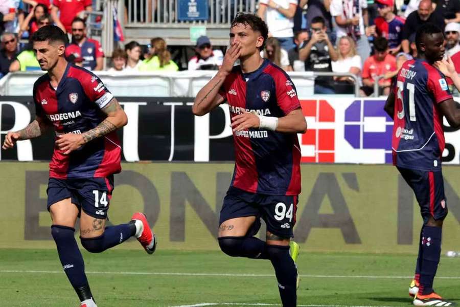 Cagliari zvládlo záchranářský souboj proti Cremonese.
