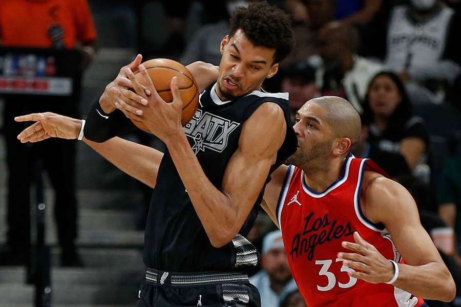 Victor Wembanyama contra Nicolas Batum esta noite