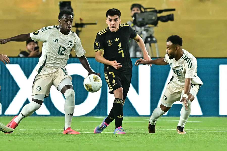 Gilberto Mora, en el partido contra Arabia Saudí