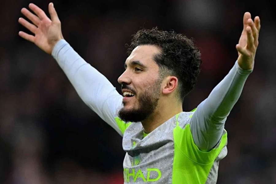 Křídelník Manchesteru City Rayan Cherki.