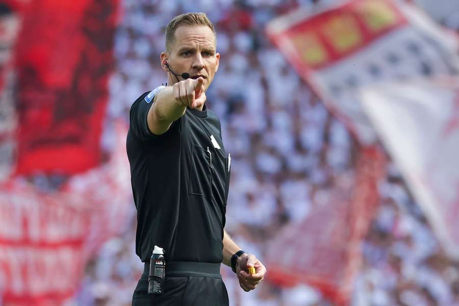 Arbitri din Azerbaidjan şi Germania la meciurile dintre CFR Cluj şi Braga, din Europa League