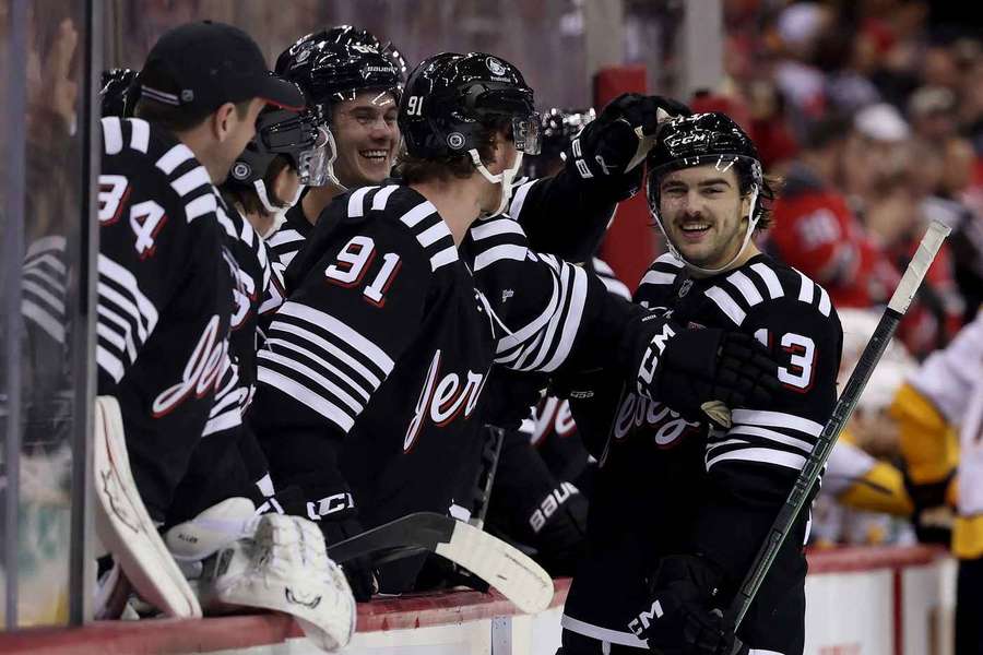 Hischier spoznal pocit hetriku v NHL.