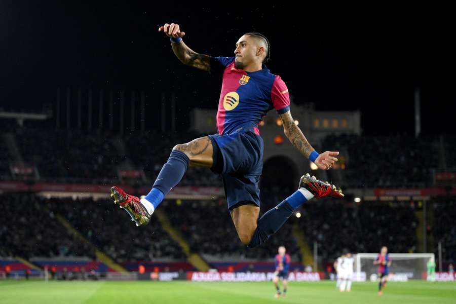 Nteka comemora o seu segundo golo