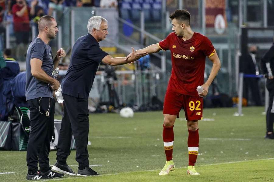 José Mourinho com El Shaarawy