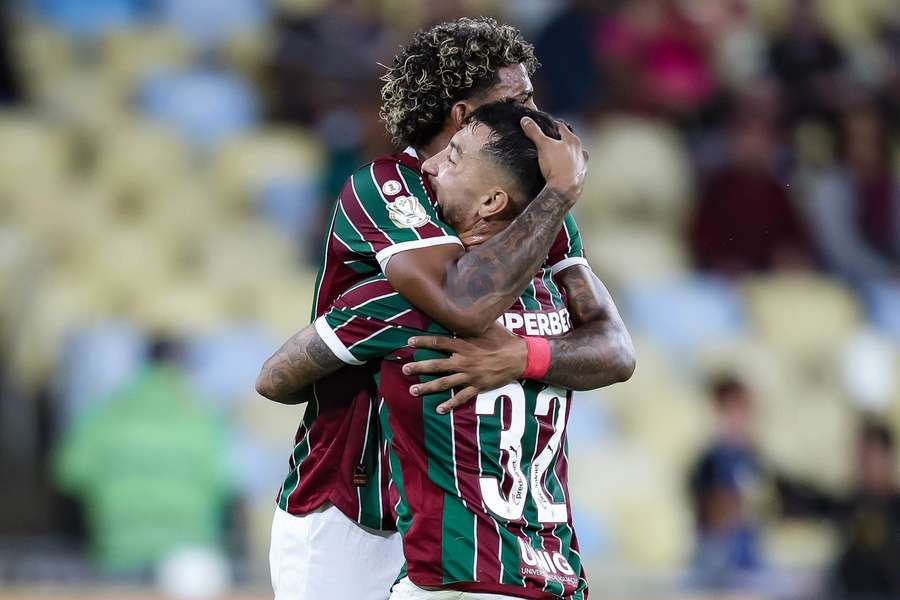 Acosta teve participação nos dois gols do 1° tempo