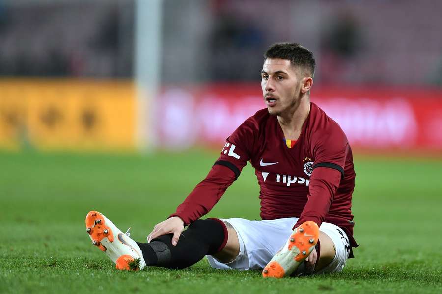 Srdjan Plavsic com a camisola do Sparta Praga