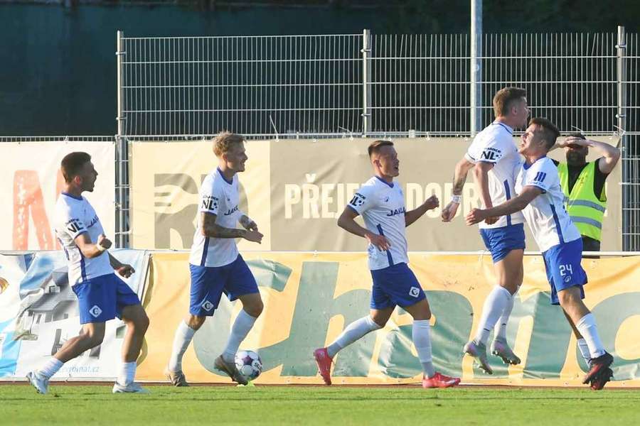 Fotbalisté České Lípy porazili ve druhé lize soupeře z Vlašimi. Fotbalisté České Lípy porazili ve druhé lize soupeře z Vlašimi.
