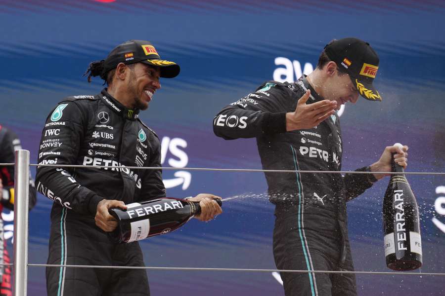Hamilton viert zijn podiumplek